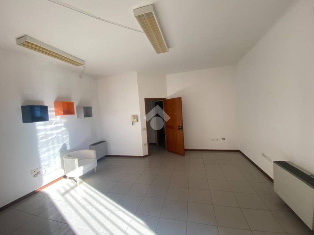 ufficio in vendita a Bassano del Grappa