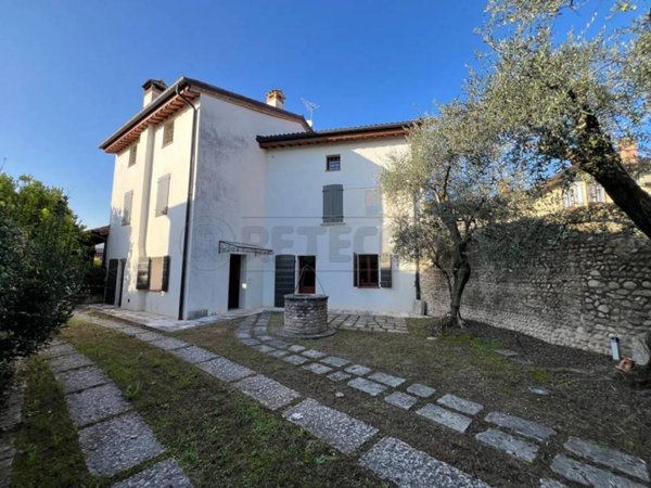 casa indipendente in vendita a Bassano del Grappa