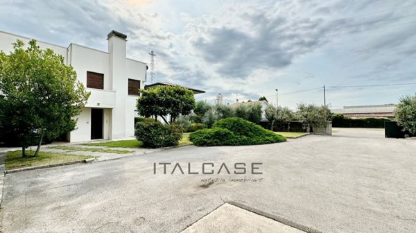 capannone in vendita a Bassano del Grappa