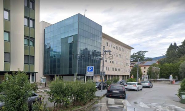 negozio in vendita a Bassano del Grappa