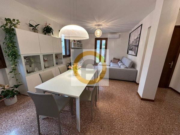 casa indipendente in vendita a Bassano del Grappa