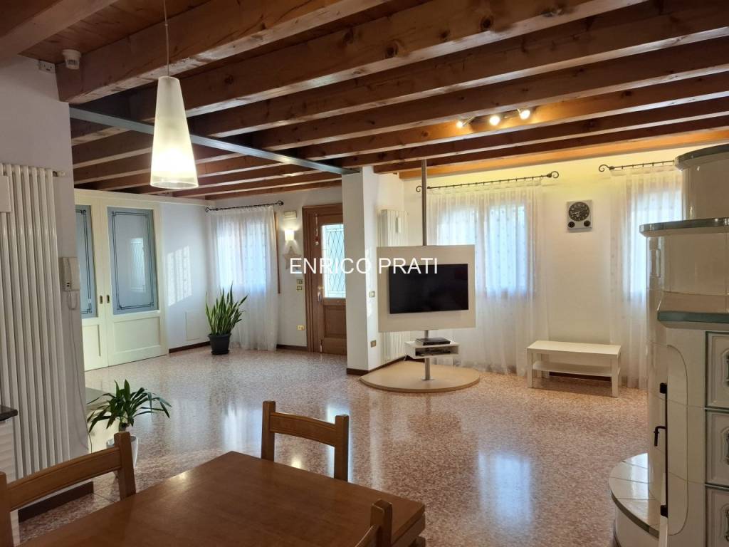 casa indipendente in vendita a Bassano del Grappa