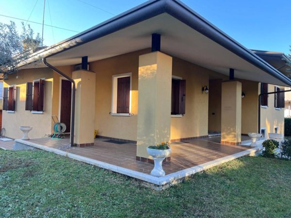 casa indipendente in vendita a Bassano del Grappa