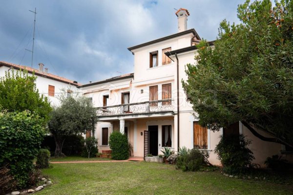 casa indipendente in vendita a Bassano del Grappa