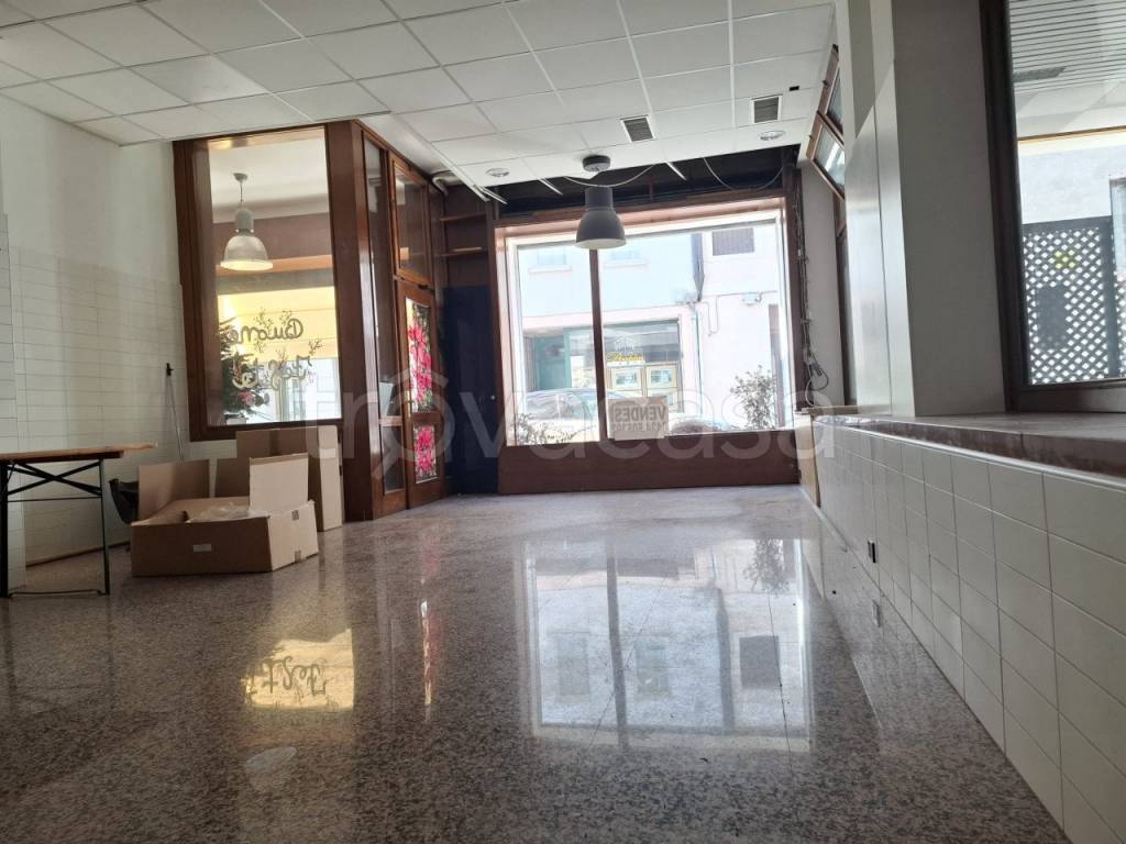 negozio in vendita a Bassano del Grappa