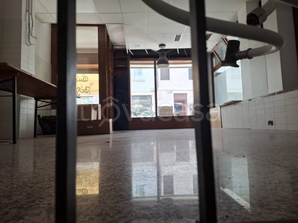 negozio in vendita a Bassano del Grappa