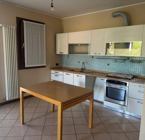 casa indipendente in vendita a Bassano del Grappa