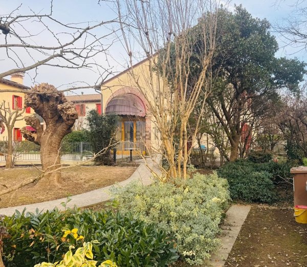 casa indipendente in vendita a Bassano del Grappa