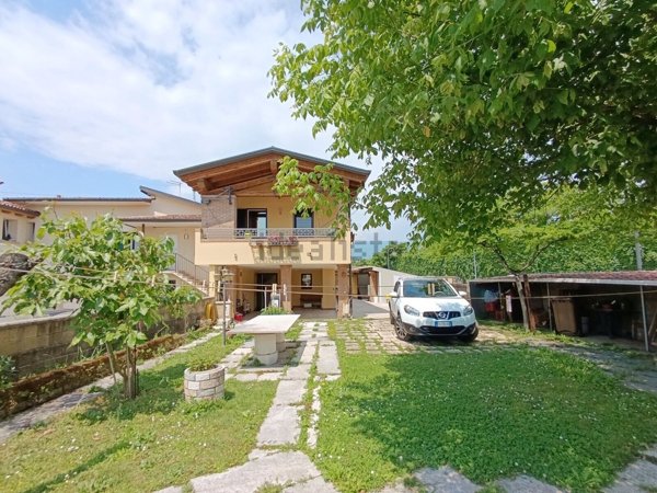 casa indipendente in vendita a Bassano del Grappa