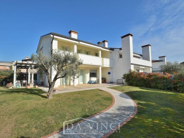 casa indipendente in vendita a Bassano del Grappa