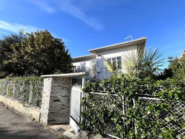 casa indipendente in vendita a Bassano del Grappa