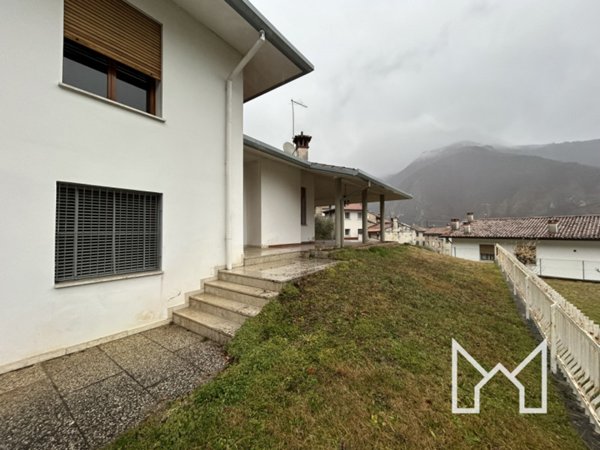 casa indipendente in vendita a Bassano del Grappa in zona Campese