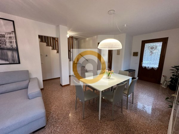 casa indipendente in vendita a Bassano del Grappa