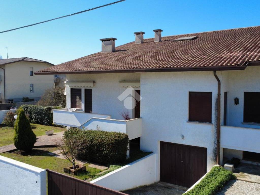 casa indipendente in vendita a Bassano del Grappa
