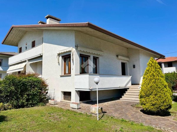 casa indipendente in vendita a Bassano del Grappa