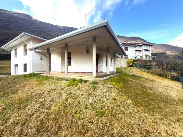 casa indipendente in vendita a Bassano del Grappa in zona Campese