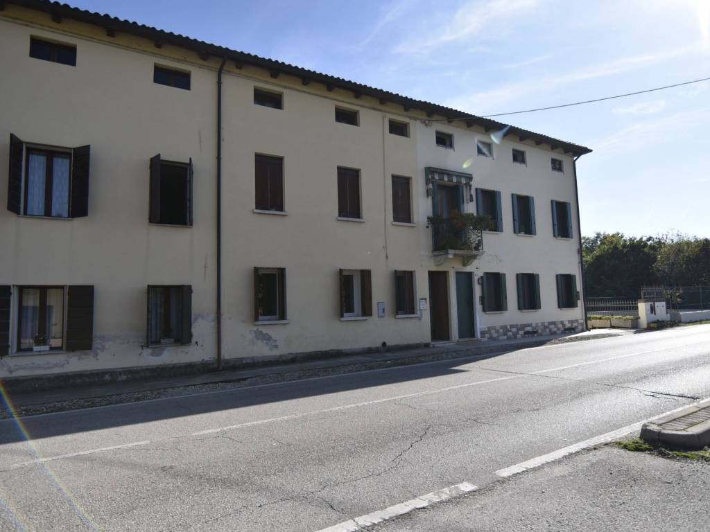 appartamento in vendita a Bassano del Grappa in zona Marchesane