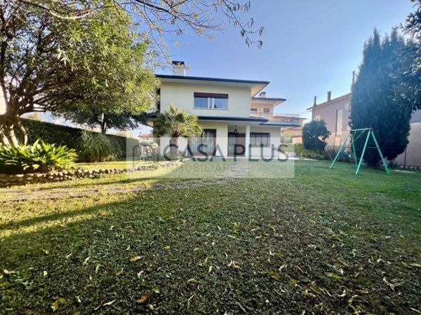 casa indipendente in vendita a Bassano del Grappa