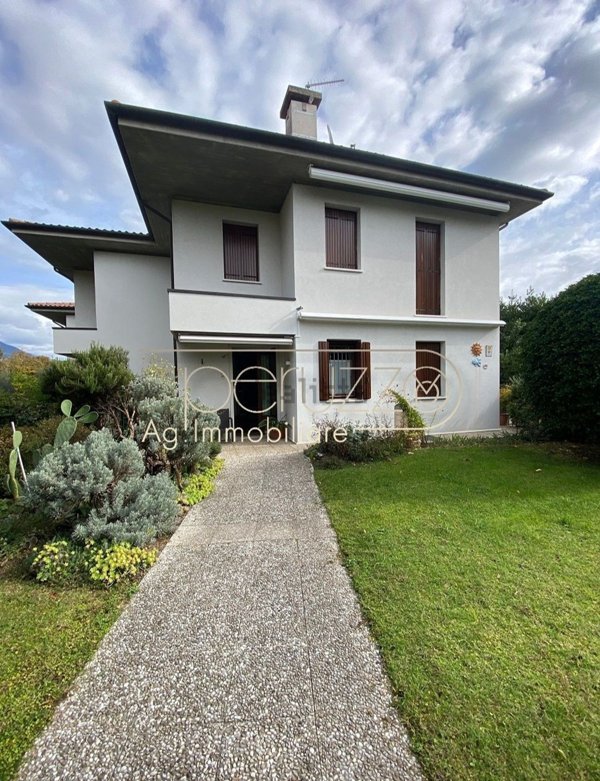 casa indipendente in vendita a Bassano del Grappa