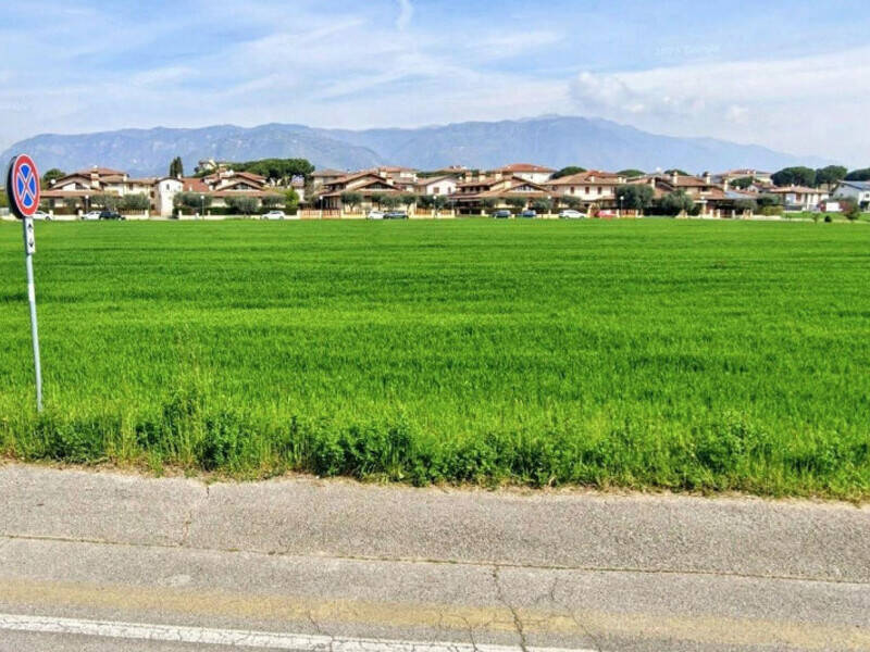 terreno agricolo in vendita a Bassano del Grappa