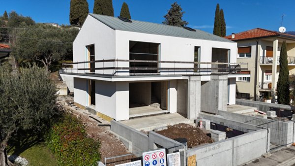 casa indipendente in vendita a Bassano del Grappa