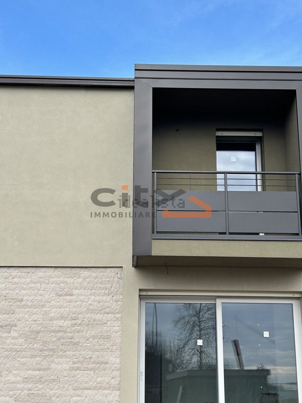 casa indipendente in vendita a Bassano del Grappa