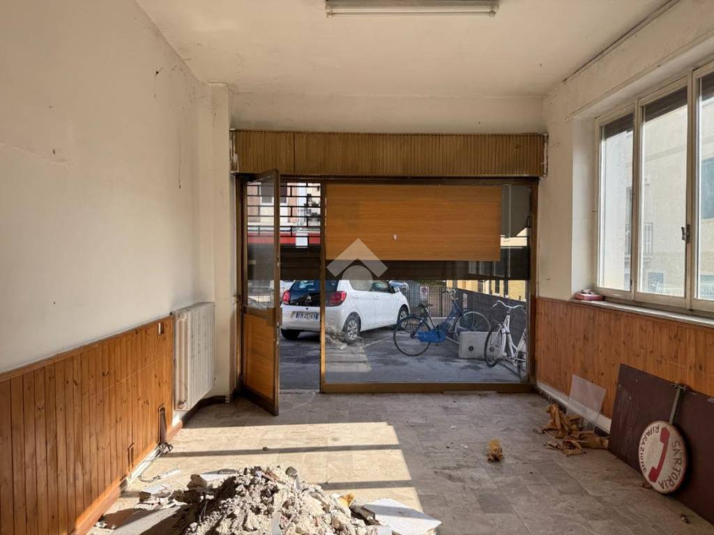 negozio in vendita a Bassano del Grappa