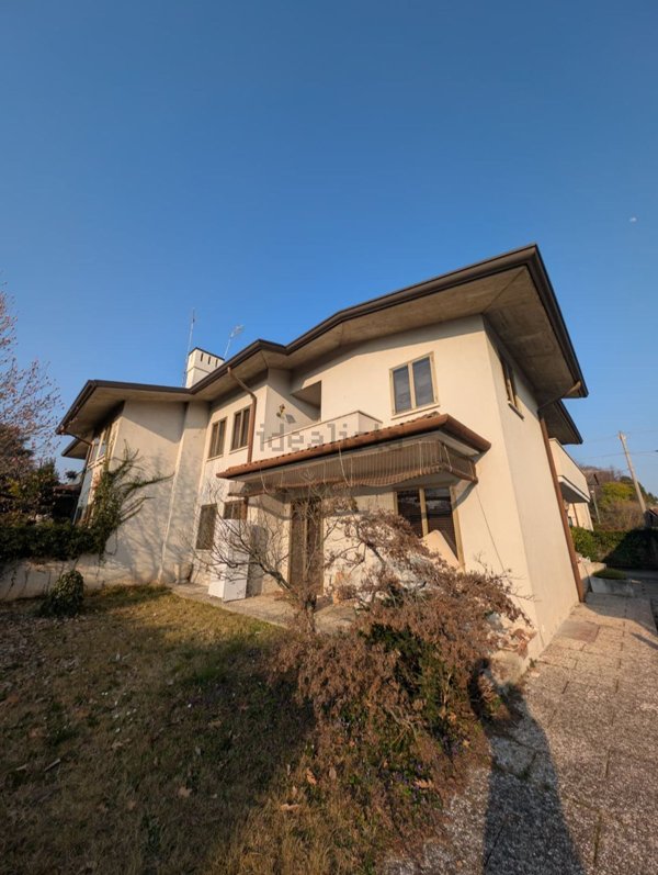 casa indipendente in vendita a Bassano del Grappa
