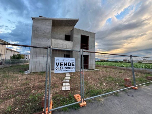 casa indipendente in vendita a Bassano del Grappa