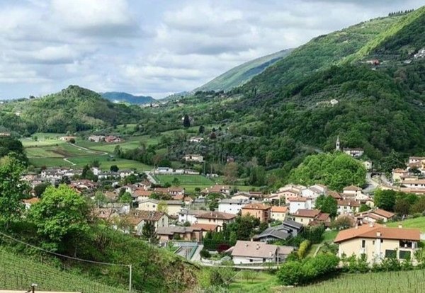 casa indipendente in vendita a Bassano del Grappa in zona San Michele