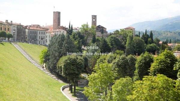 casa indipendente in vendita a Bassano del Grappa