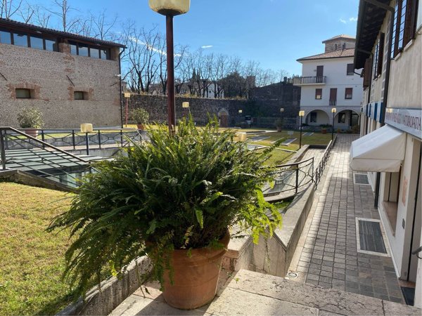 ufficio in vendita a Bassano del Grappa