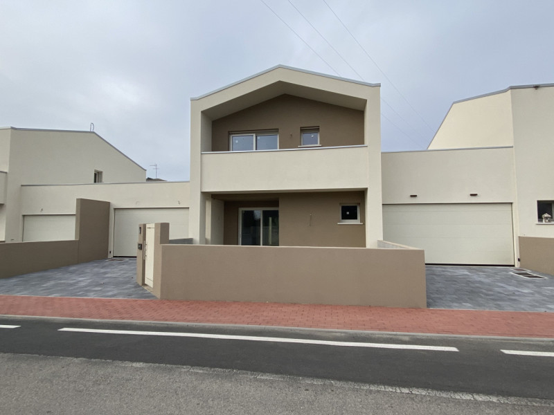 casa indipendente in vendita a Bassano del Grappa