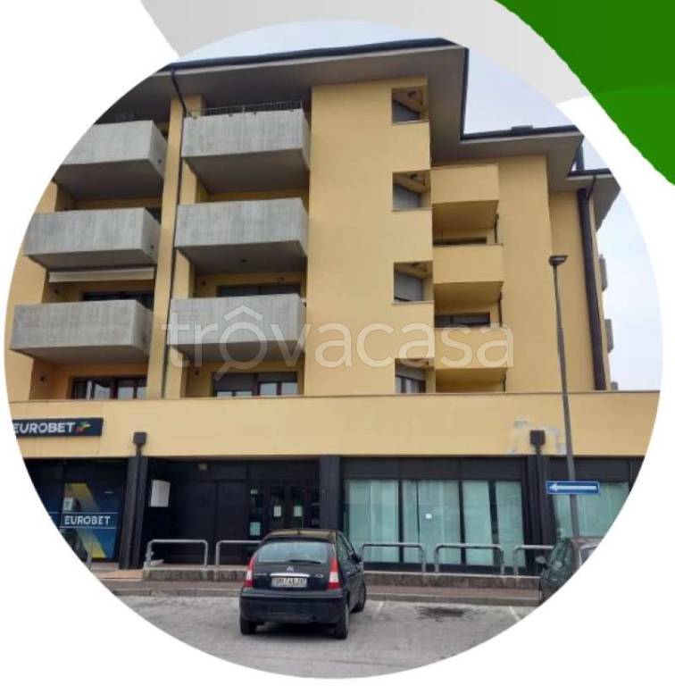 negozio in vendita a Bassano del Grappa