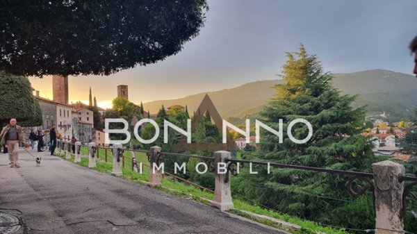 negozio in vendita a Bassano del Grappa