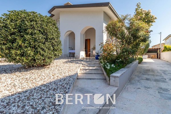 casa indipendente in vendita a Bassano del Grappa