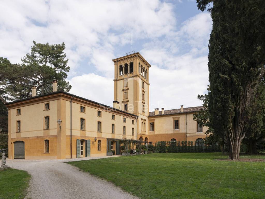intera palazzina in vendita a Bassano del Grappa