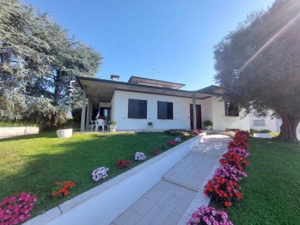 casa indipendente in vendita a Bassano del Grappa