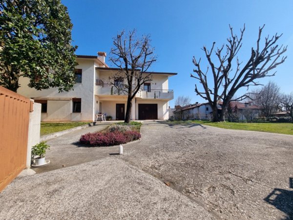 casa indipendente in vendita a Bassano del Grappa