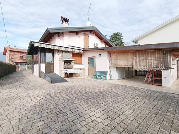 casa indipendente in vendita a Bassano del Grappa