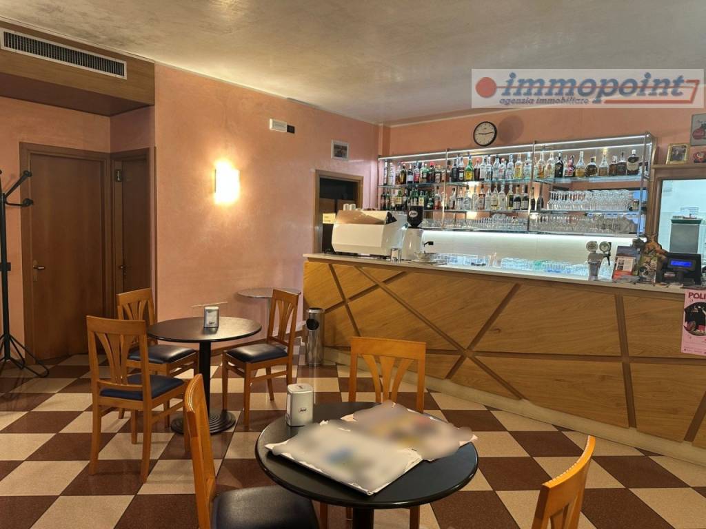 negozio in vendita a Bassano del Grappa