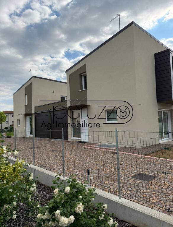 casa indipendente in vendita a Bassano del Grappa