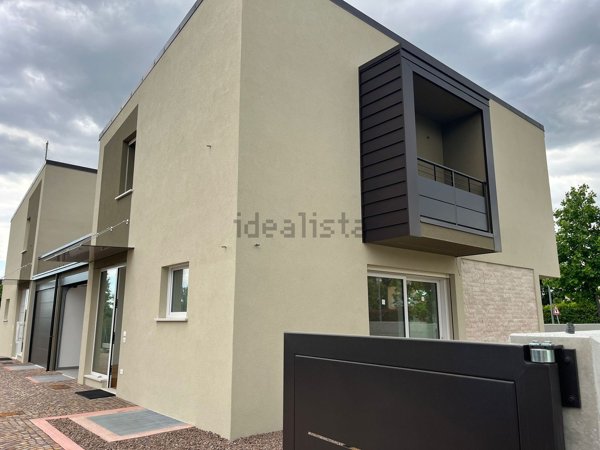 casa indipendente in vendita a Bassano del Grappa