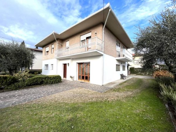 casa indipendente in vendita a Bassano del Grappa
