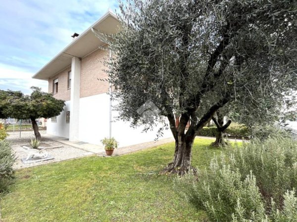 casa indipendente in vendita a Bassano del Grappa