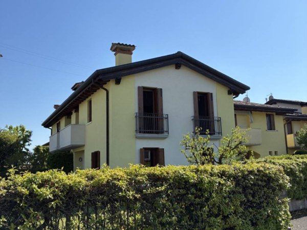 casa indipendente in vendita a Bassano del Grappa