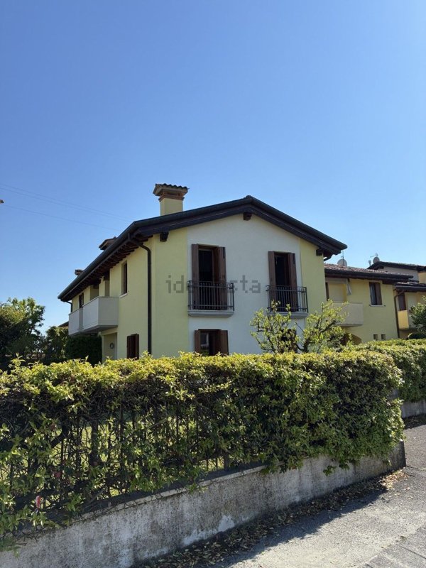 casa indipendente in vendita a Bassano del Grappa