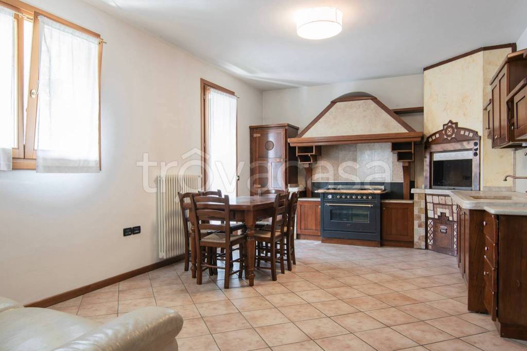 appartamento in vendita a Bassano del Grappa in zona San Michele