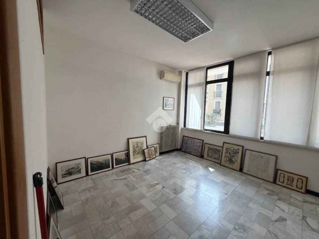 ufficio in vendita a Bassano del Grappa