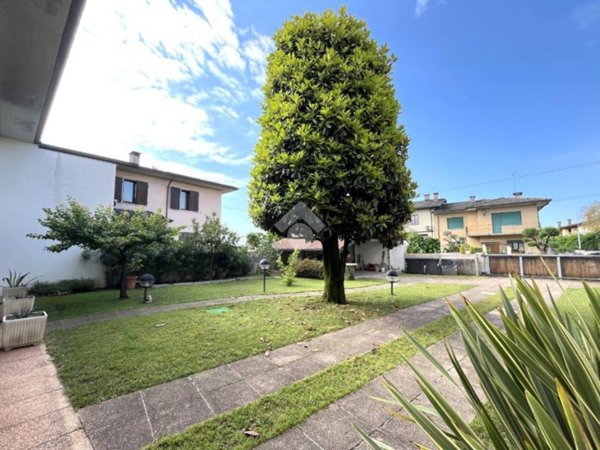 casa indipendente in vendita a Bassano del Grappa